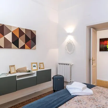 Interno 6 San Pietro * Rom
