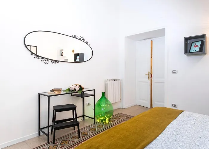 Interno 6 San Pietro Rome