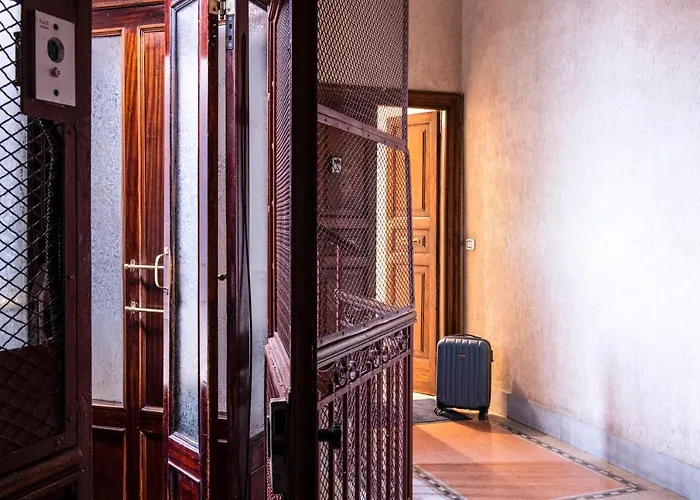 Interno 6 San Pietro アパート