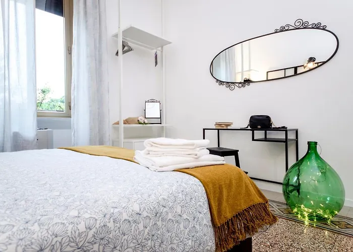 Interno 6 San Pietro * ローマ
