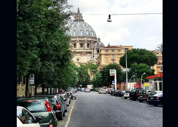 Interno 6 San Pietro ローマ